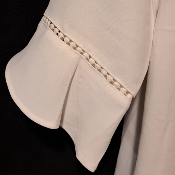 H&M White Flutter Sleeve Blouse Women's Size 10 - Picture 3 of 8